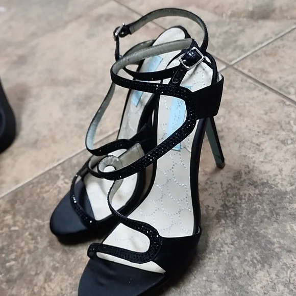 Betsey Johnson heels size 8.5 - Picture 2 of 12